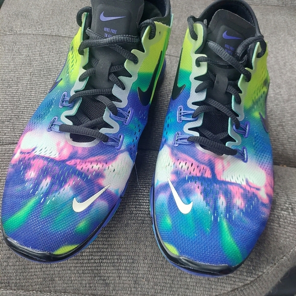 Nike FREE Running Shoes WOMEN Sz 9.5 Sneakers TR Fit 4   (Bag D) - Picture 1 of 8